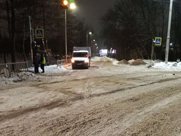 Областной "Водоканал" сегодня ночью, 15 января, завершил сложные аварийные работы по замене участка канализационного коллектора