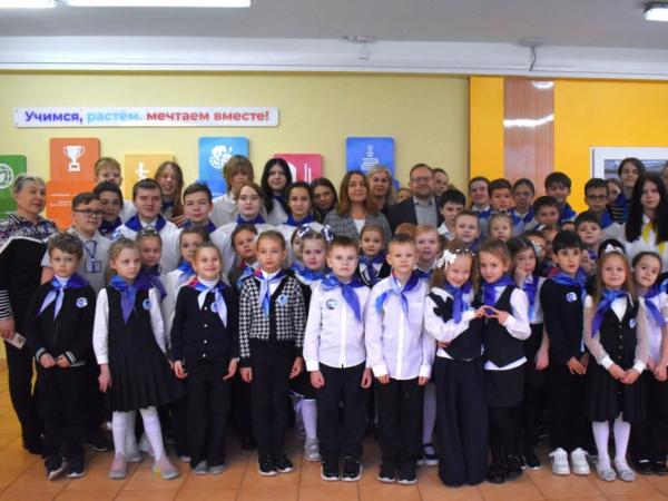Торжественное посвящение учеников первого класса в юные экологи! Торжественное посвящение учеников первого класса в юные экологи!