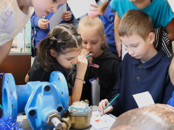 Уже более 1200 ребят посетили Новогодний квест в музее «Водоканала» за минувшую неделю в декабре! 