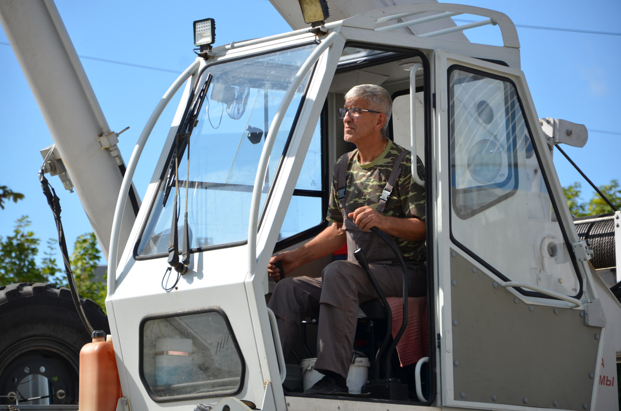 Восстанавление канализационного коллектора вблизи перекрестка улиц Суворова-Железнодорожная