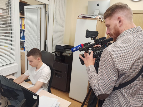 Работу школьников в летний период в областном "Водоканале" показали в сюжете Вести - Калининград 