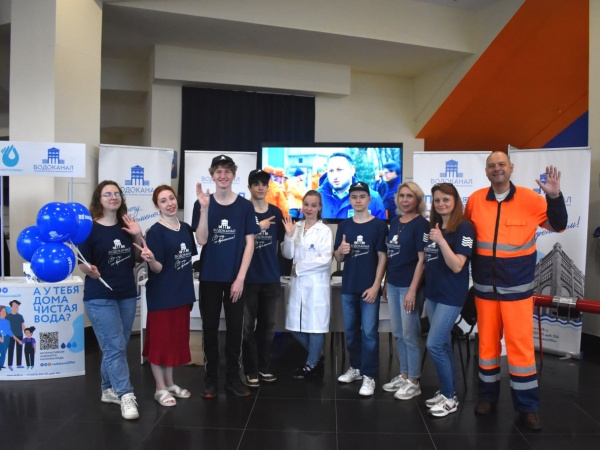 Приняли участие в круглом столе "Временное трудоустройство несовершеннолетних в свободное от учёбы время"