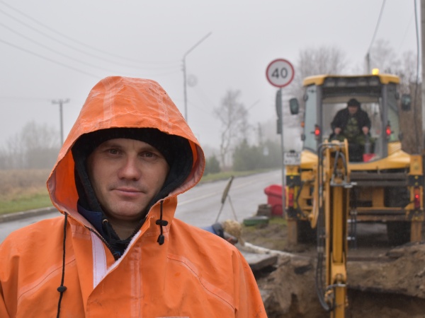  Бригада областного Водоканала произвела замену аварийной трубы по адресу улица Советская протяжённостью 10 метров в Янтарном.