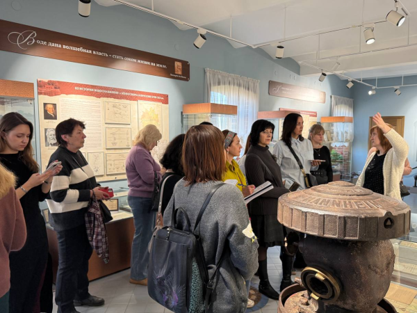 Будущие экскурсоводы в музее областного "Водоканала"