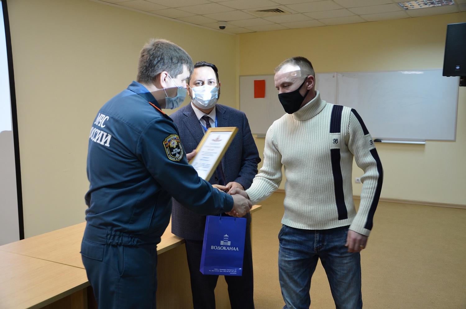 Состоялась церемония чествования участников тушения пожара на территории АПХ "Мираторг"