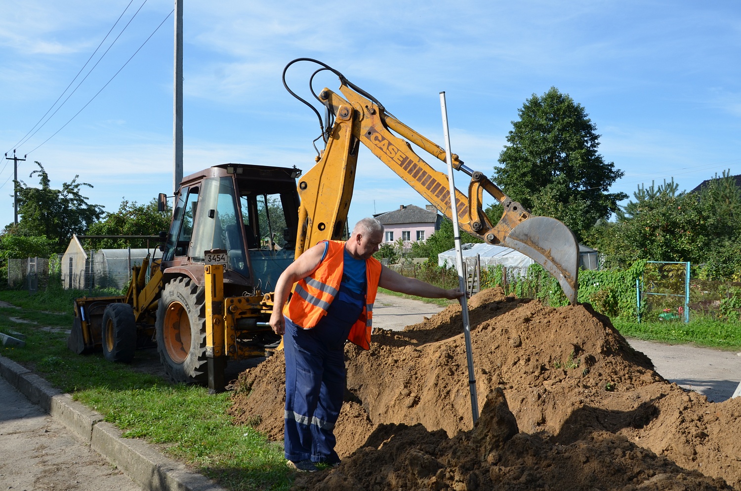 Бригада «Водоканала» заменила канализационную трубу в поселке Береговое г. Ладушкин