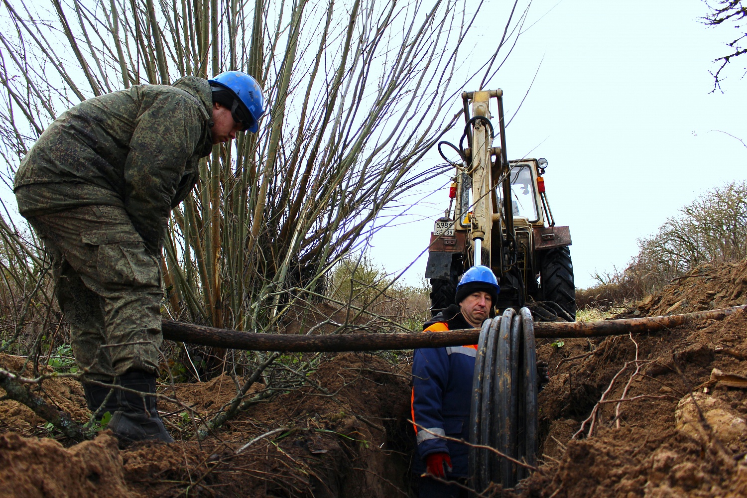 Замена 150 метров трубопровода в поселке Мостовое Черняховского района