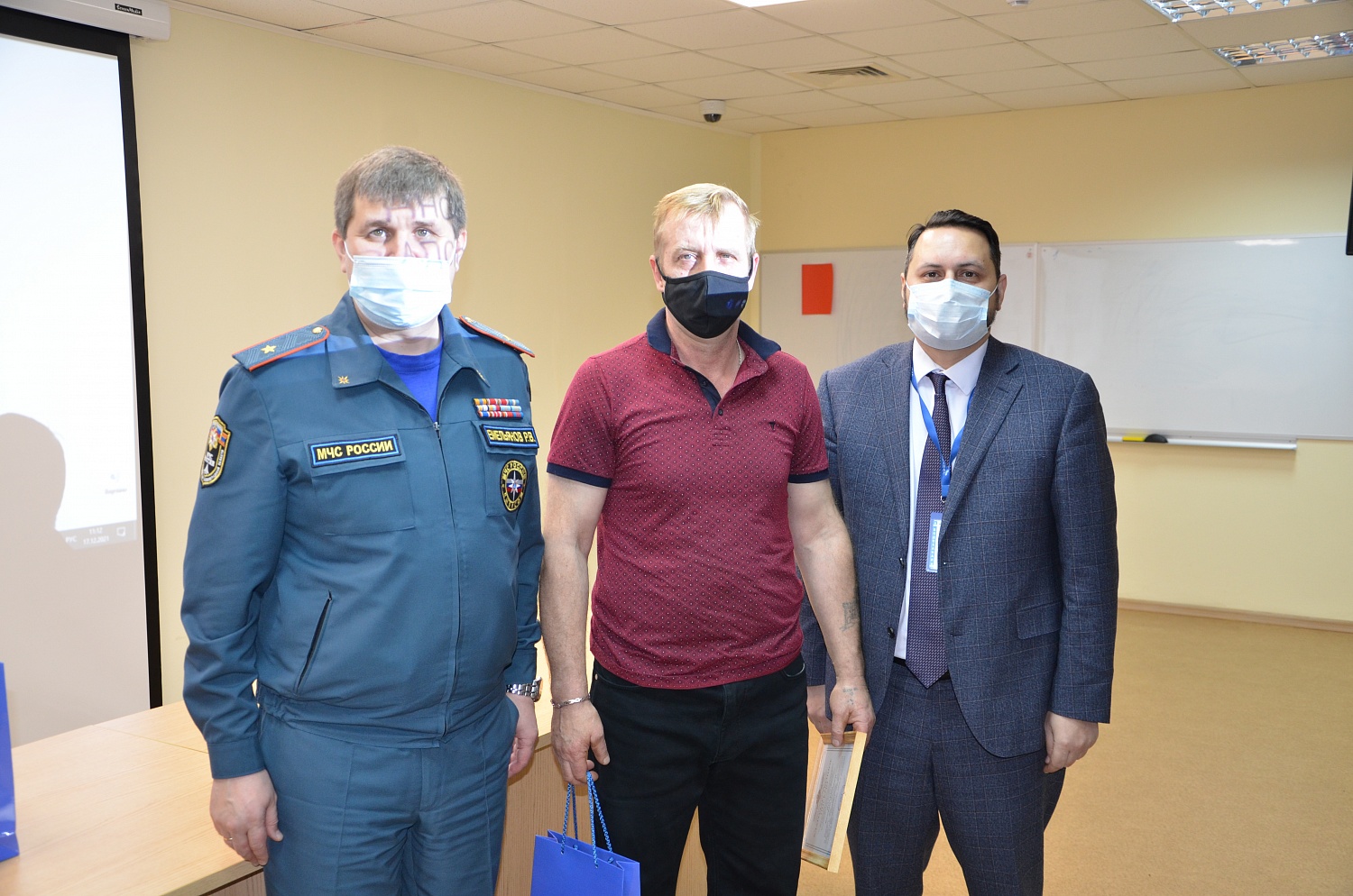 Состоялась церемония чествования участников тушения пожара на территории АПХ "Мираторг"