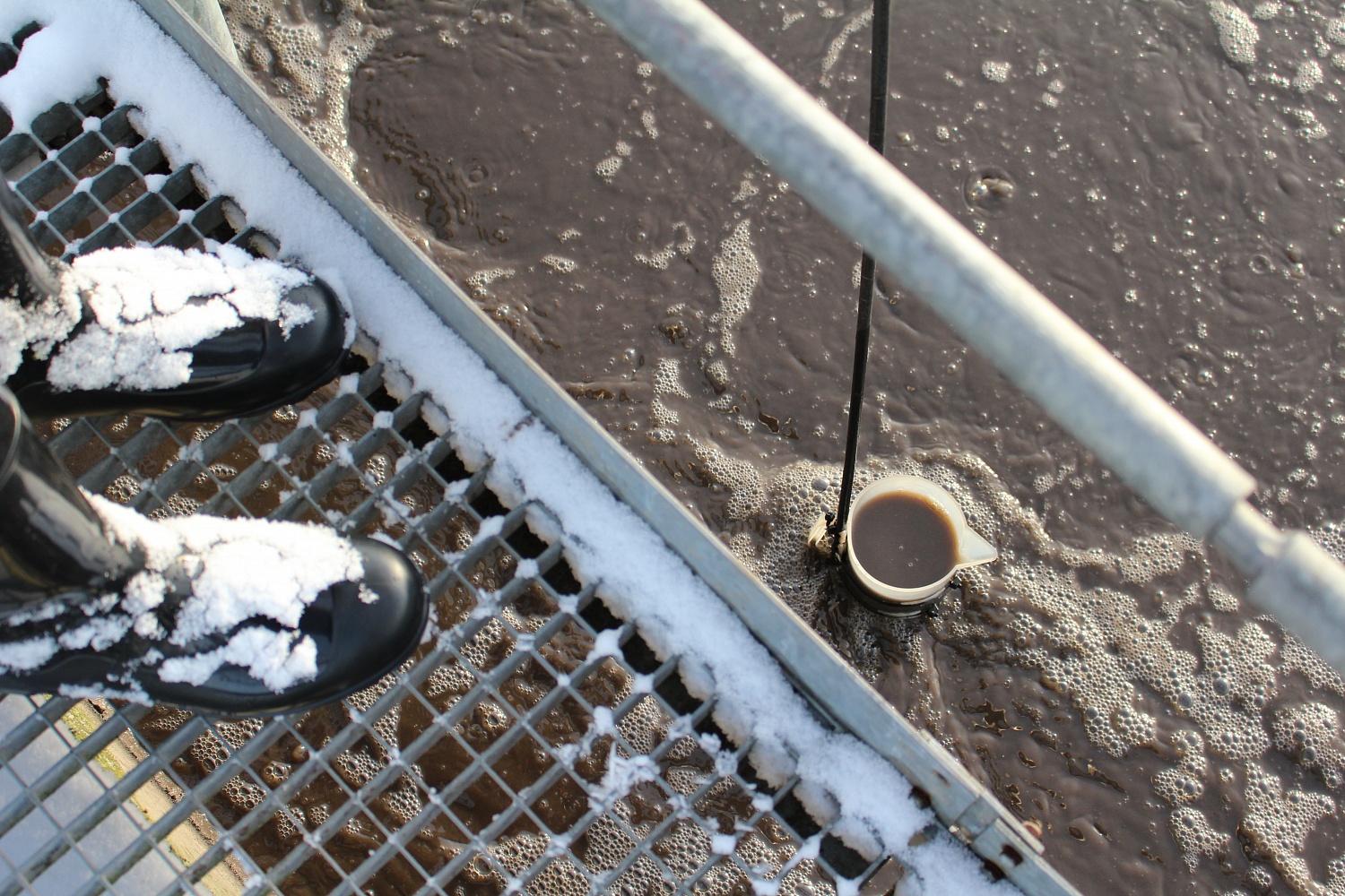 Знакомим наших читателей с замечательным сотрудником лаборатории очистных сооружений